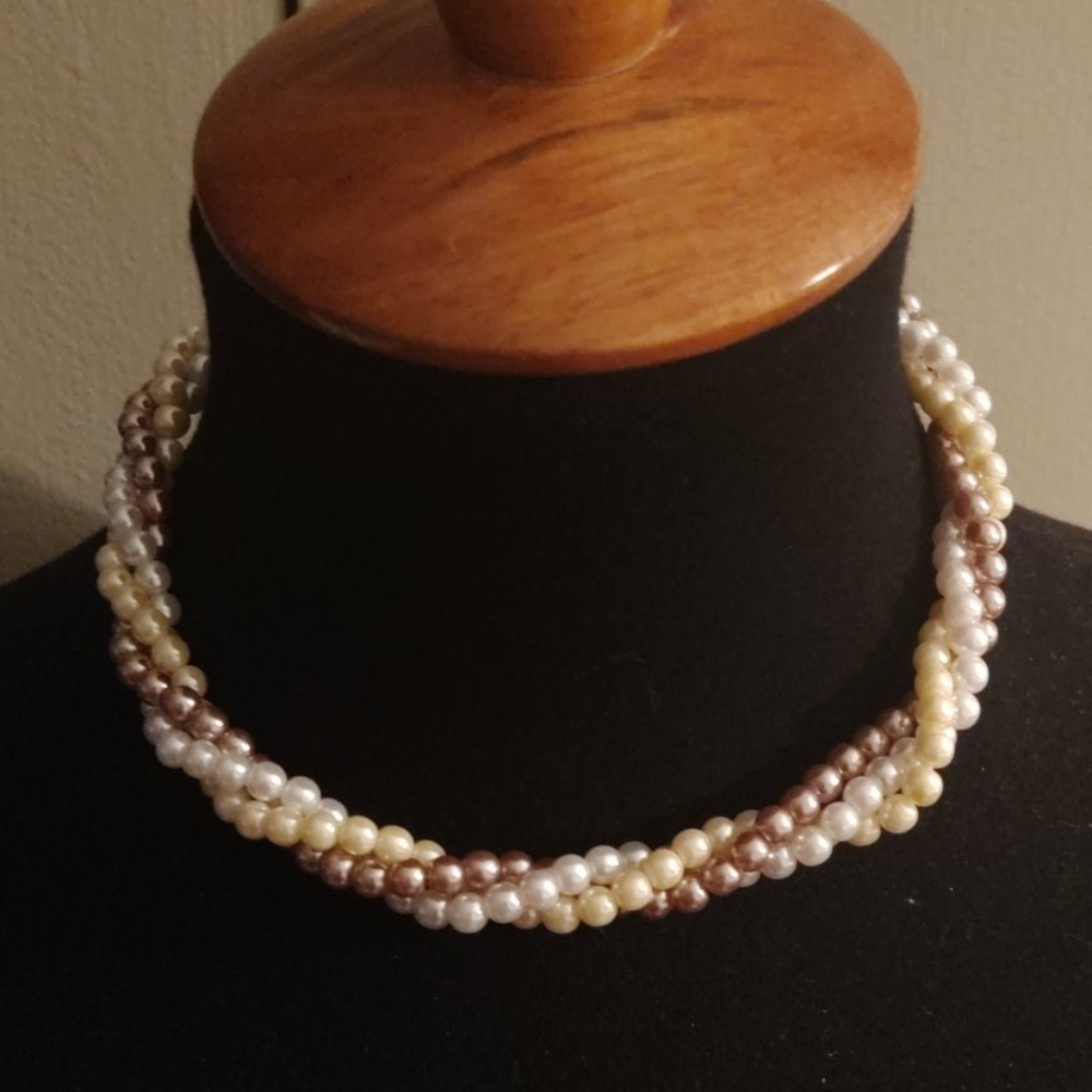 NIB Avon Jewelry Gift Set